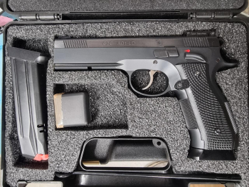 CZ Customs USA AO1 LD 9mm Luger Vorführer !