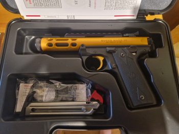 RUGER MARK IV 22/45 LITE .22 LFB. Gold